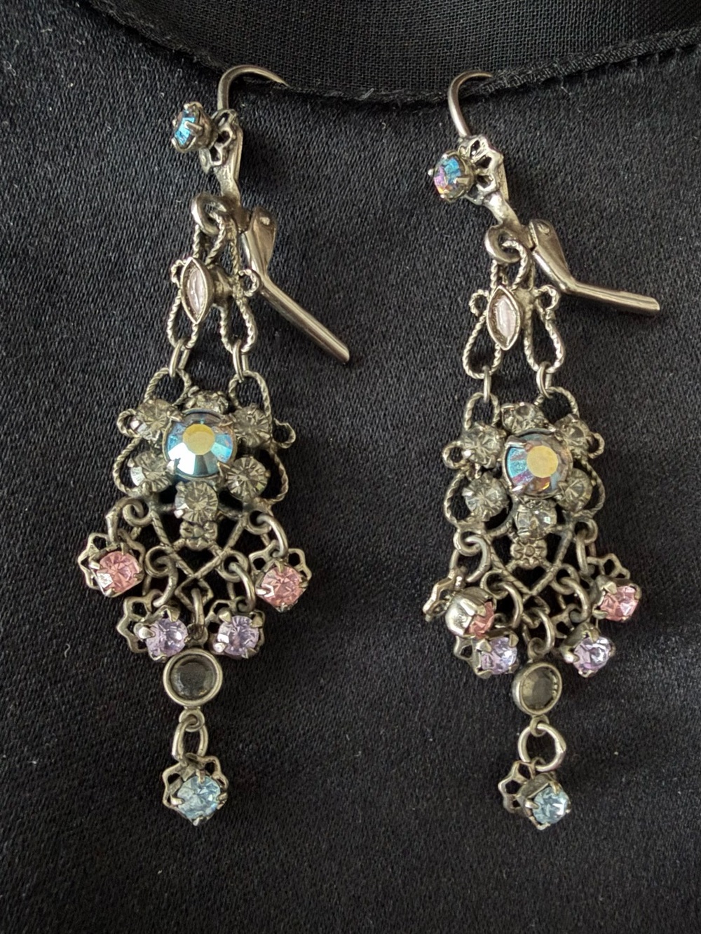 Sorrelli Silver-tone Rhinestone Filigree Chandelier Crystal Earrings